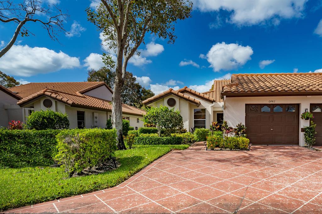Photo of 6442 Pointe Pleasant Circle, Delray Beach, FL 33484 (MLS # R10792049)