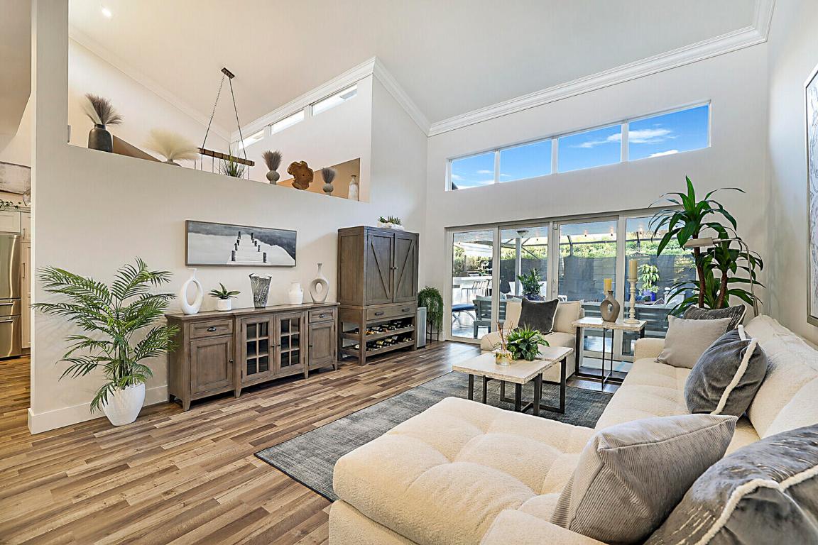 2155 Rabbit Hollowe Circle