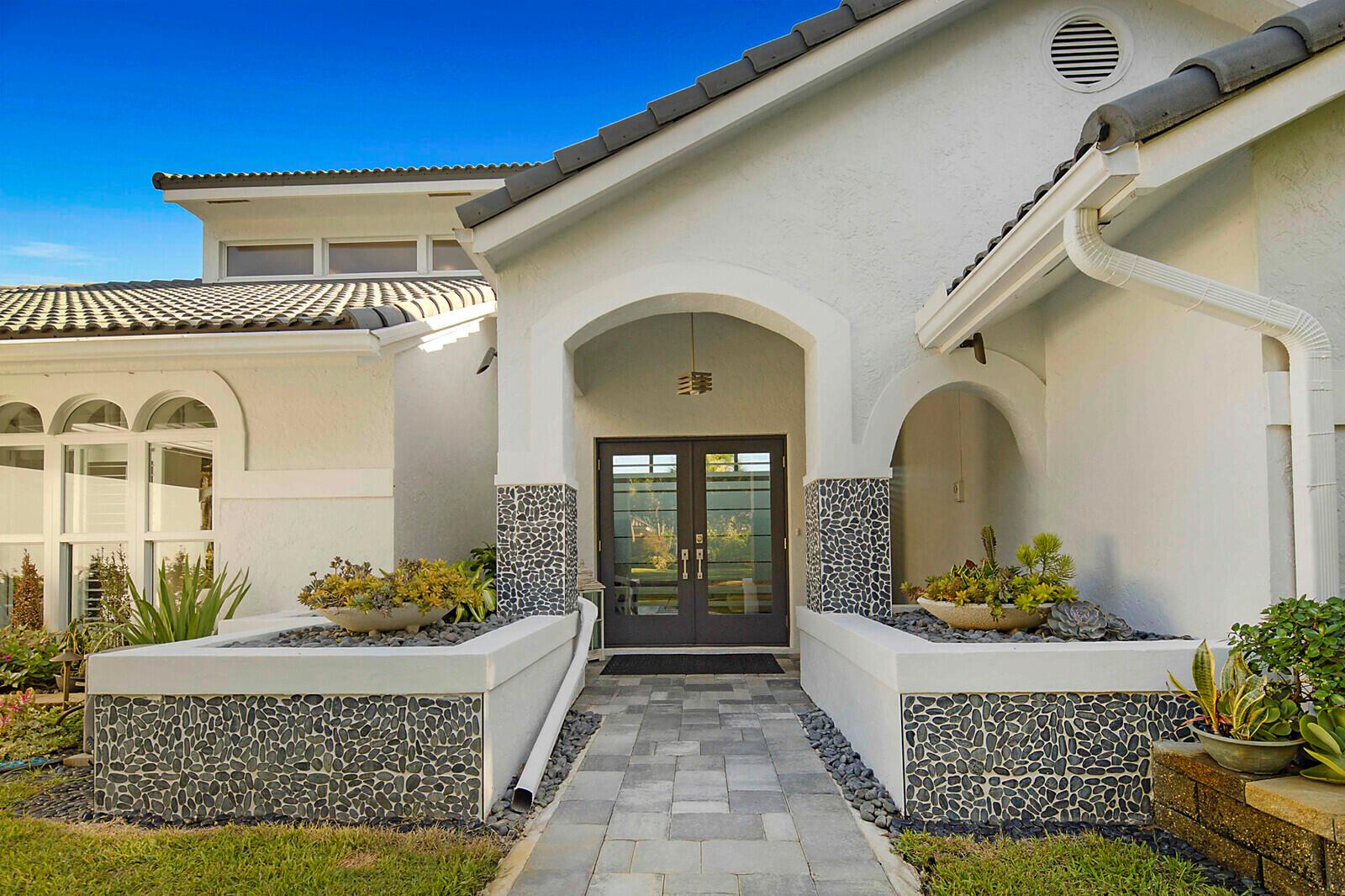 2155 Rabbit Hollowe Circle