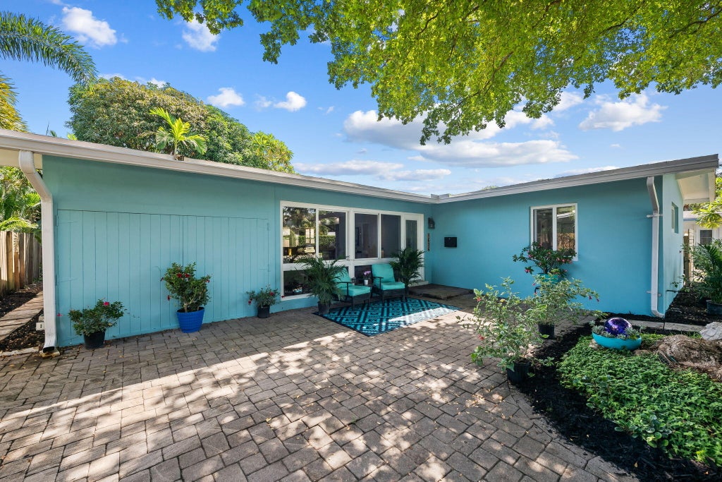 Photo of 1636 NE 7th Terrace, Fort Lauderdale, FL 33305 (MLS # B26078166)