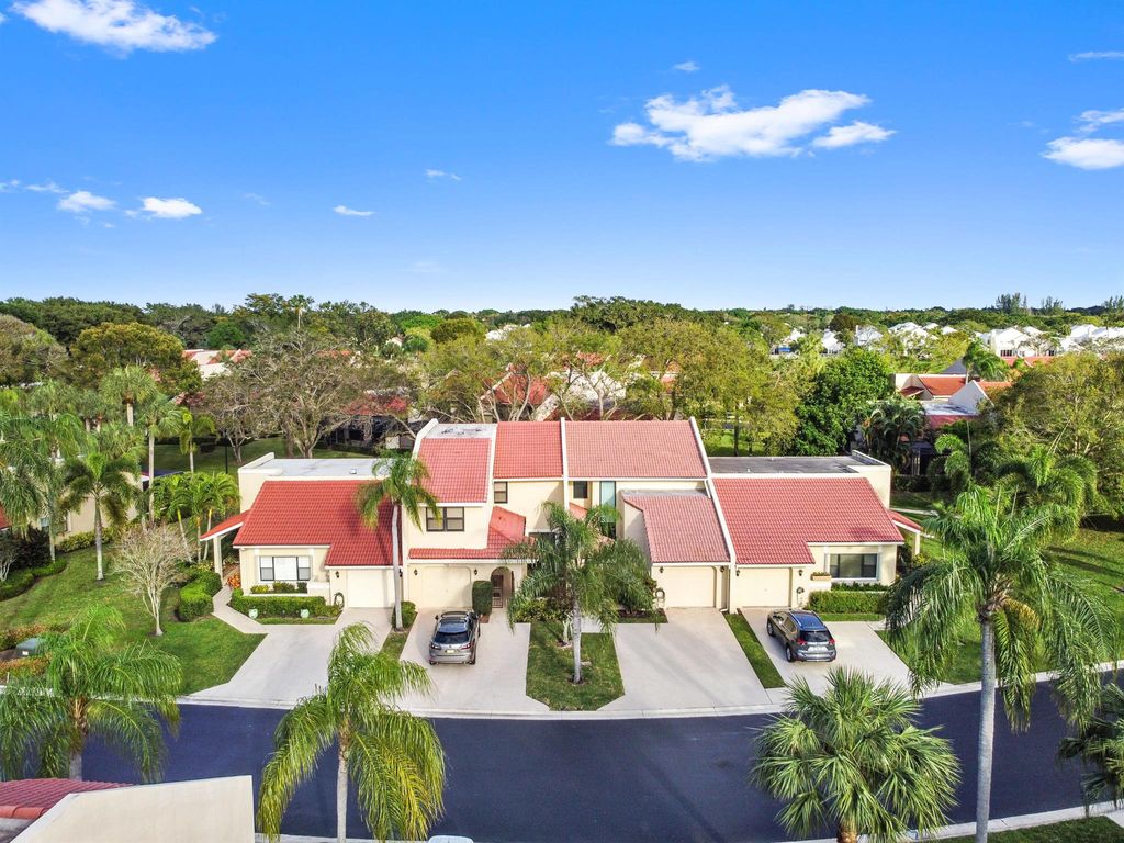 Photo of 710 Windermere Way, Palm Beach Gardens, FL 33418 (MLS # R10966372)