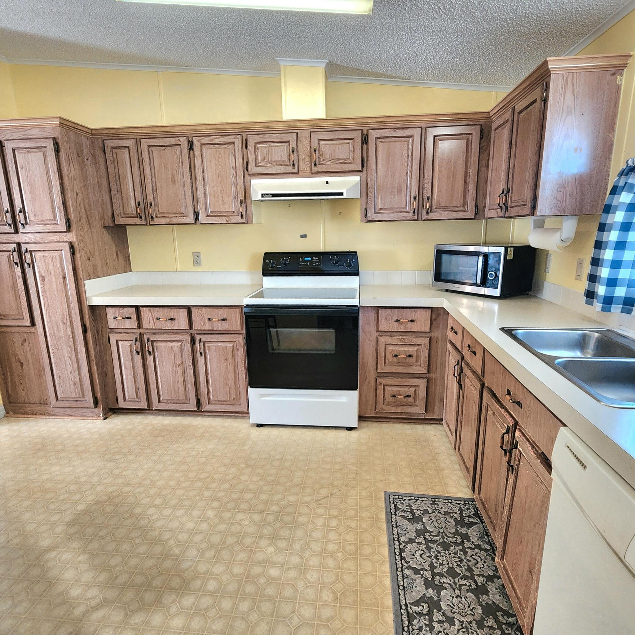 Spanish Lakes Golf Village - Residential