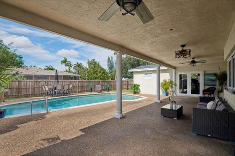 Tiny photo for 4601 W Hawthorne Circle, Hollywood, FL 33021 (MLS # B26050863)