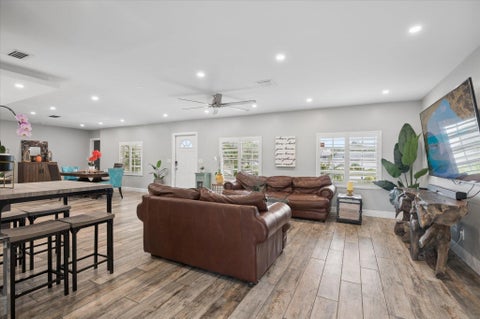 Tiny photo for 4601 W Hawthorne Circle, Hollywood, FL 33021 (MLS # B26050863)