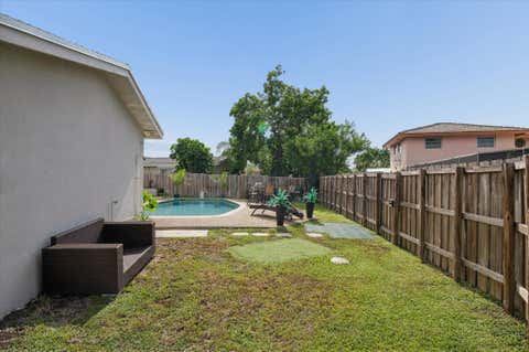 Tiny photo for 4601 W Hawthorne Circle, Hollywood, FL 33021 (MLS # B26050863)