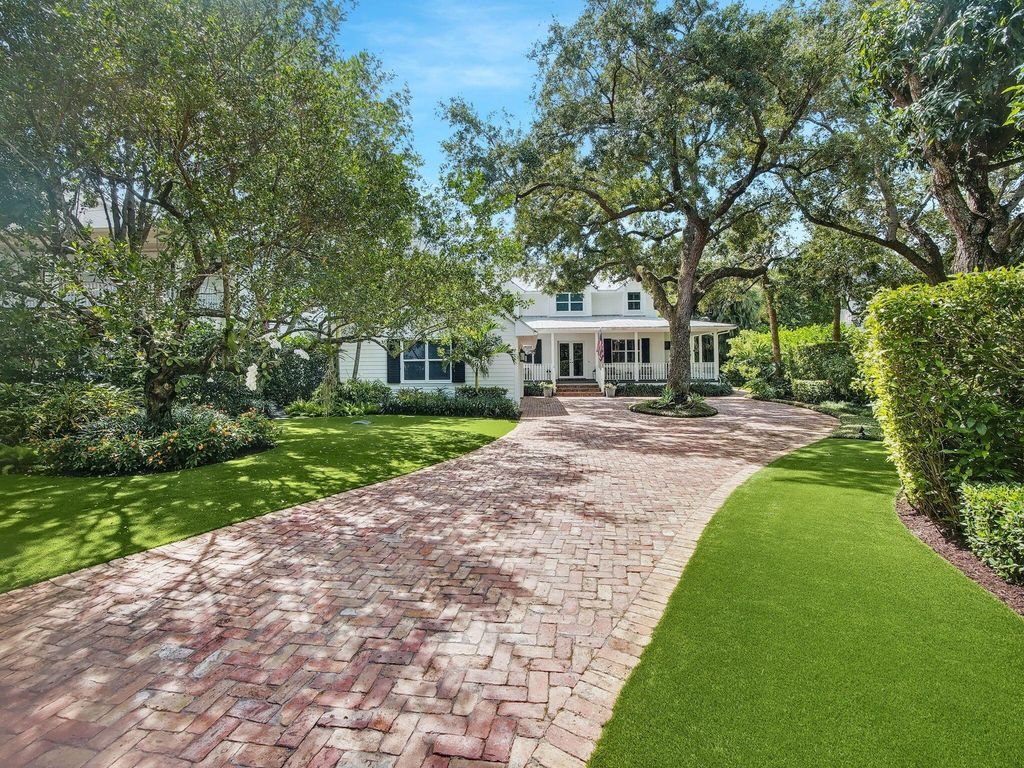 Photo of 2560 Natures Way, Palm Beach Gardens, FL 33410 (MLS # R11107730)