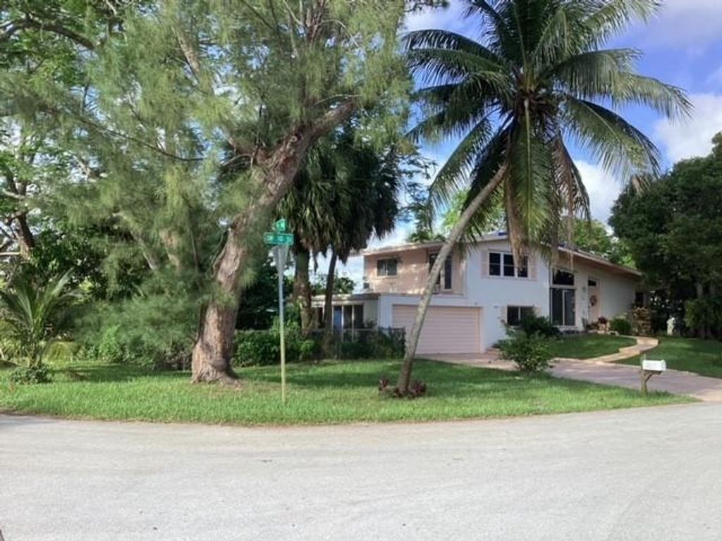 Photo of 3012 SW 10th Street, Fort Lauderdale, FL 33312 (MLS # F10450158)