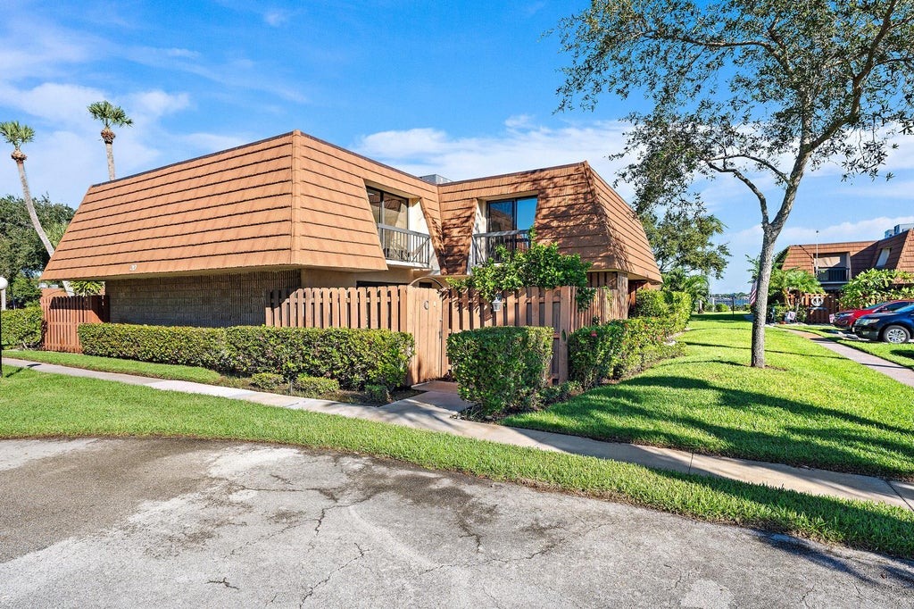 Photo of 825 CENTER Street #20C, Jupiter, FL 33458 (MLS # B26089194)