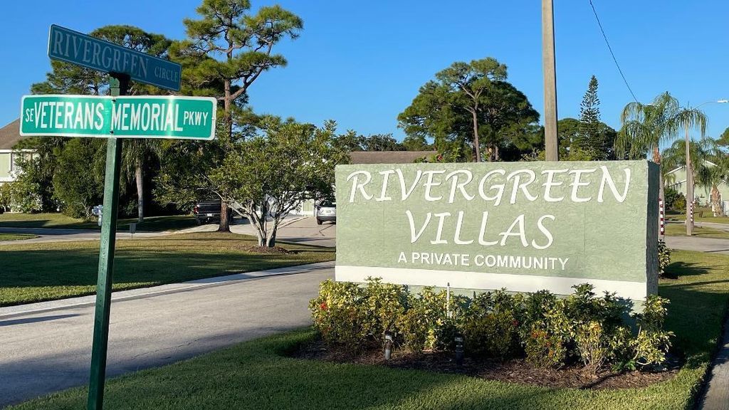 Photo of 1325 SE Rivergreen Circle, Port Saint Lucie, FL 34952 (MLS # R11107527)