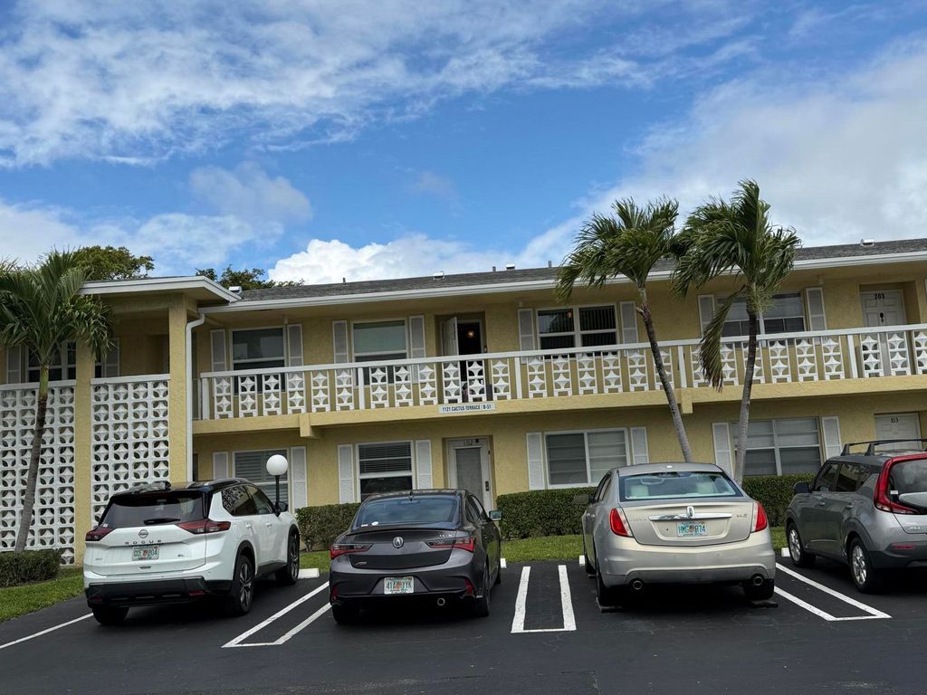 Photo of 1121 Cactus Terrace #202, Delray Beach, FL 33445 (MLS # B26017261)