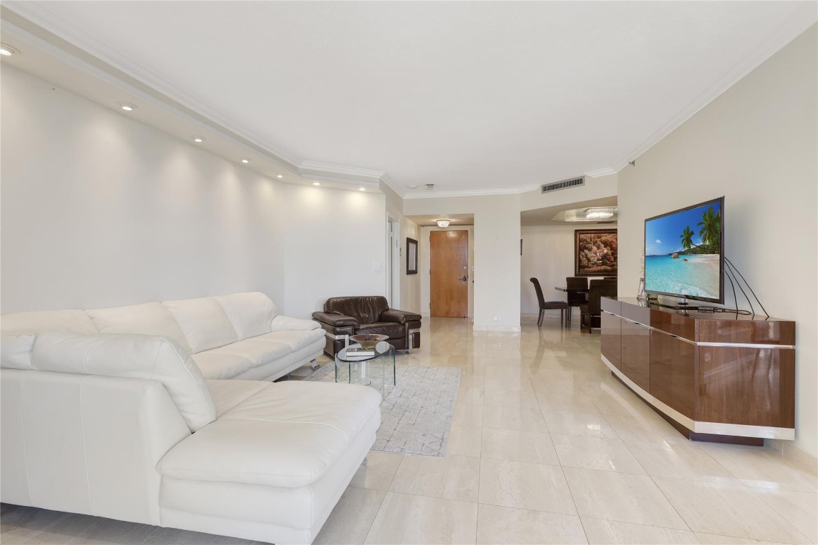 20191 E Country Club Drive 510