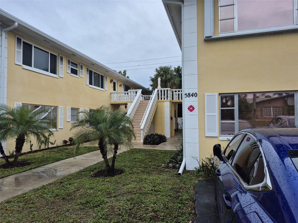 Photo of 5840 NE 22nd Way #707, Fort Lauderdale, FL 33308 (MLS # F10555263)