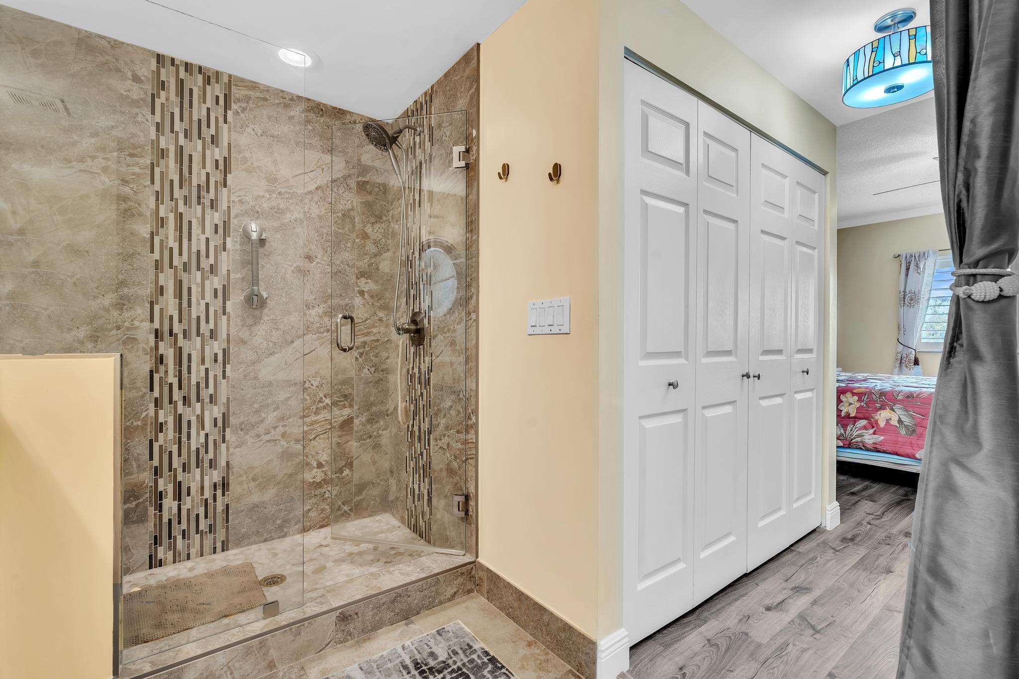SOUTHAMPTON CONDOMINIUM - Residential