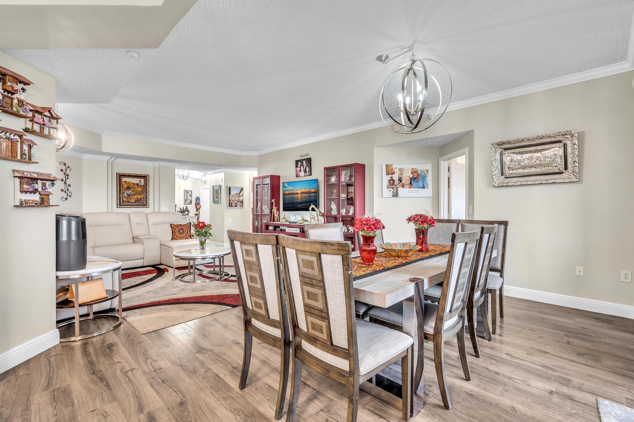 SOUTHAMPTON CONDOMINIUM - Residential