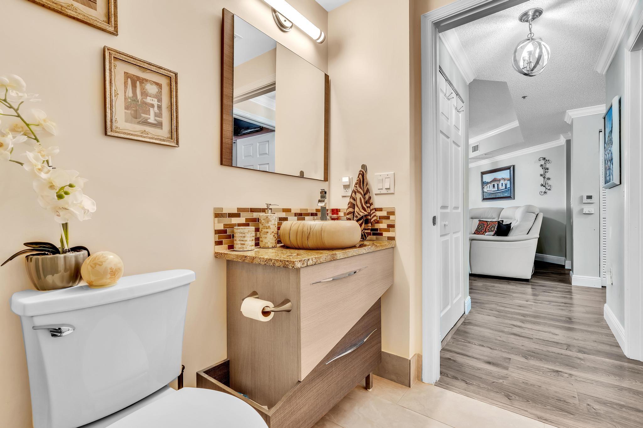 SOUTHAMPTON CONDOMINIUM - Residential