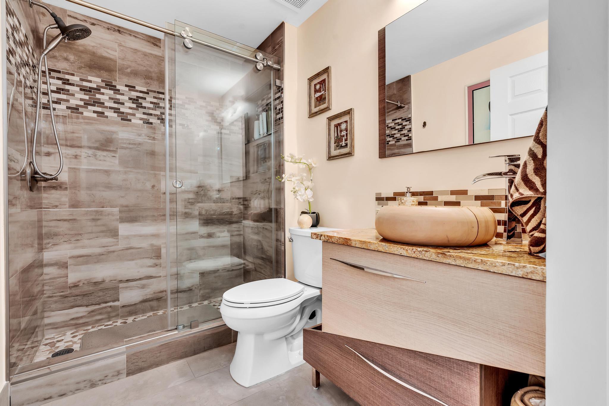 SOUTHAMPTON CONDOMINIUM - Residential