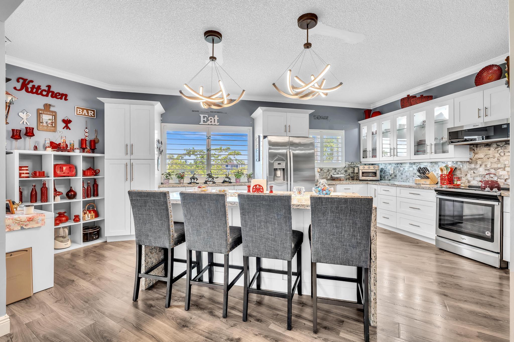 SOUTHAMPTON CONDOMINIUM - Residential
