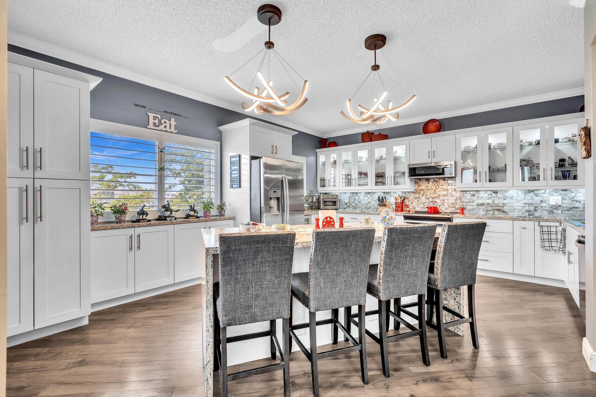 SOUTHAMPTON CONDOMINIUM - Residential