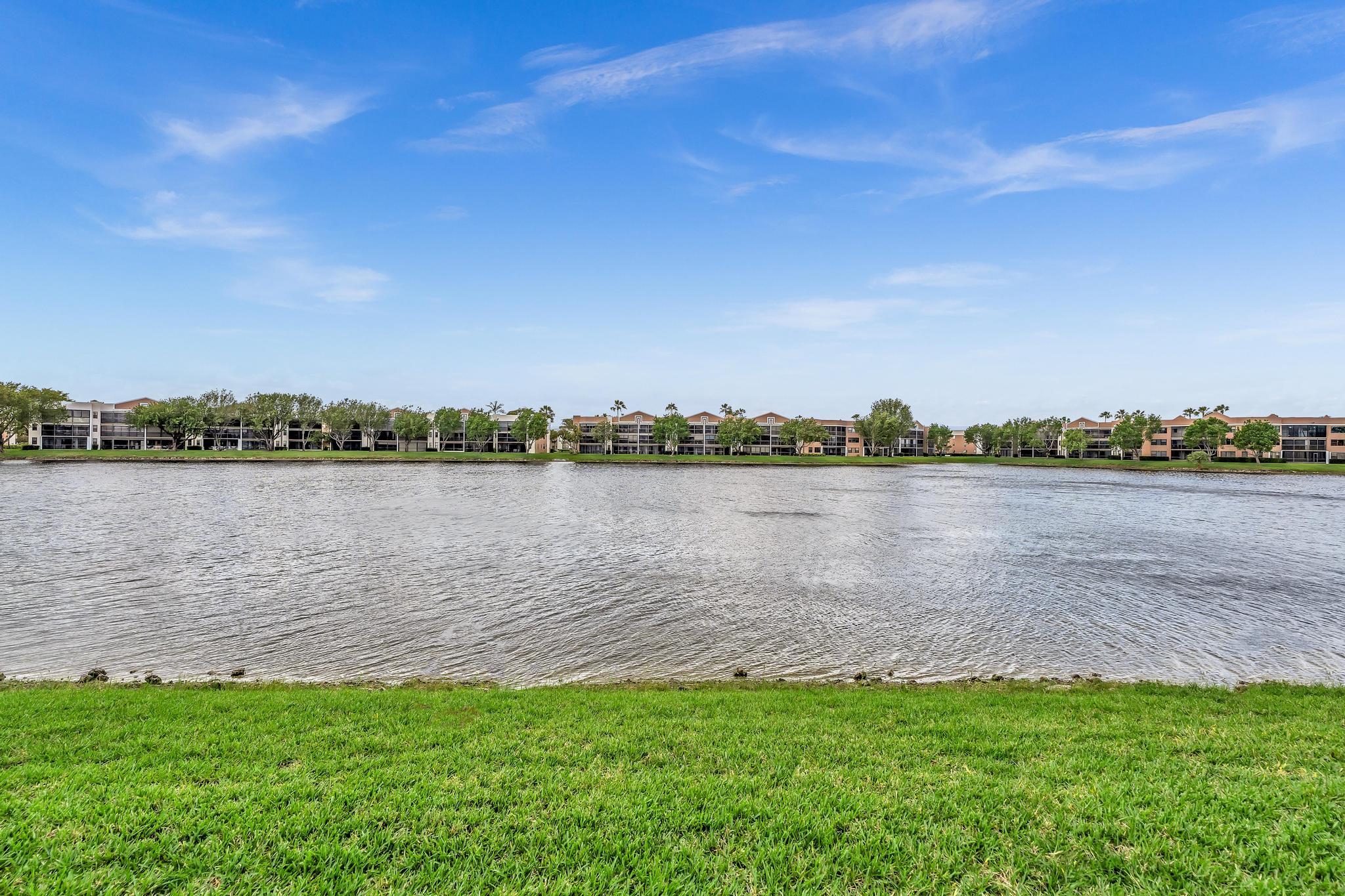 SOUTHAMPTON CONDOMINIUM - Residential