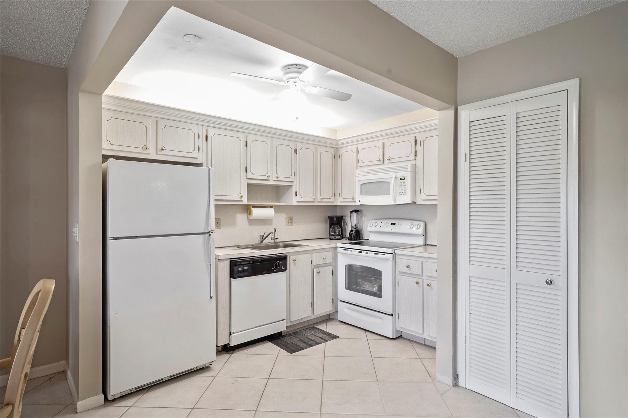 4980 E Sabal Palm Blvd 330