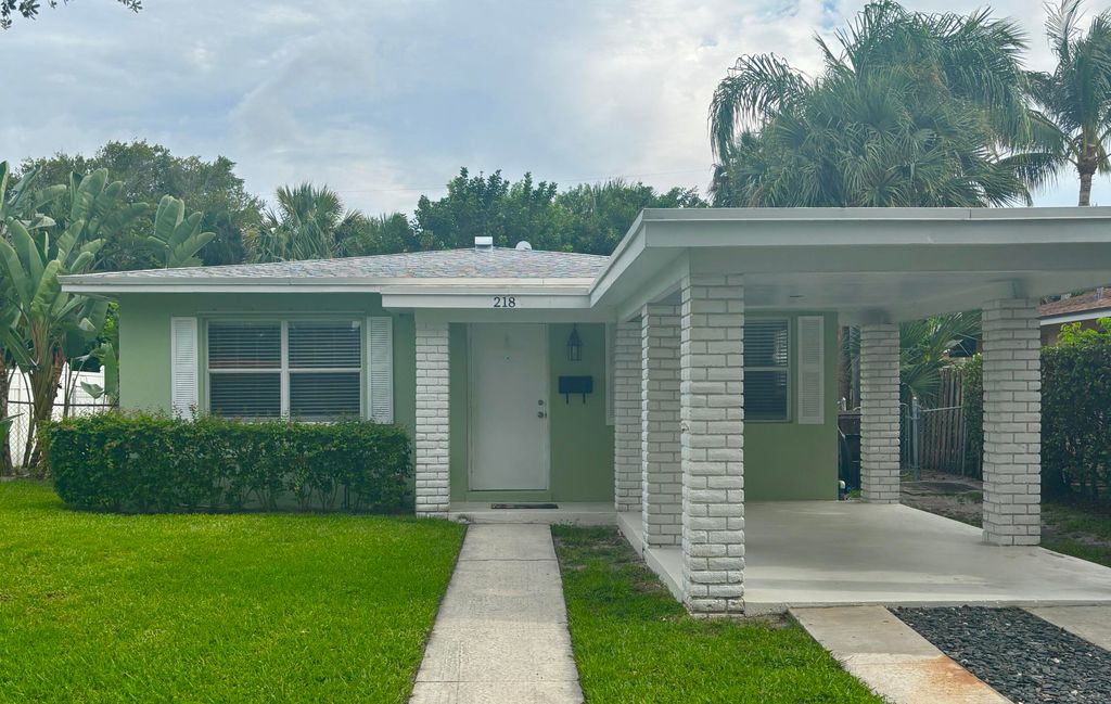 Photo of 218 Seville Road, West Palm Beach, FL 33405 (MLS # B26039066)