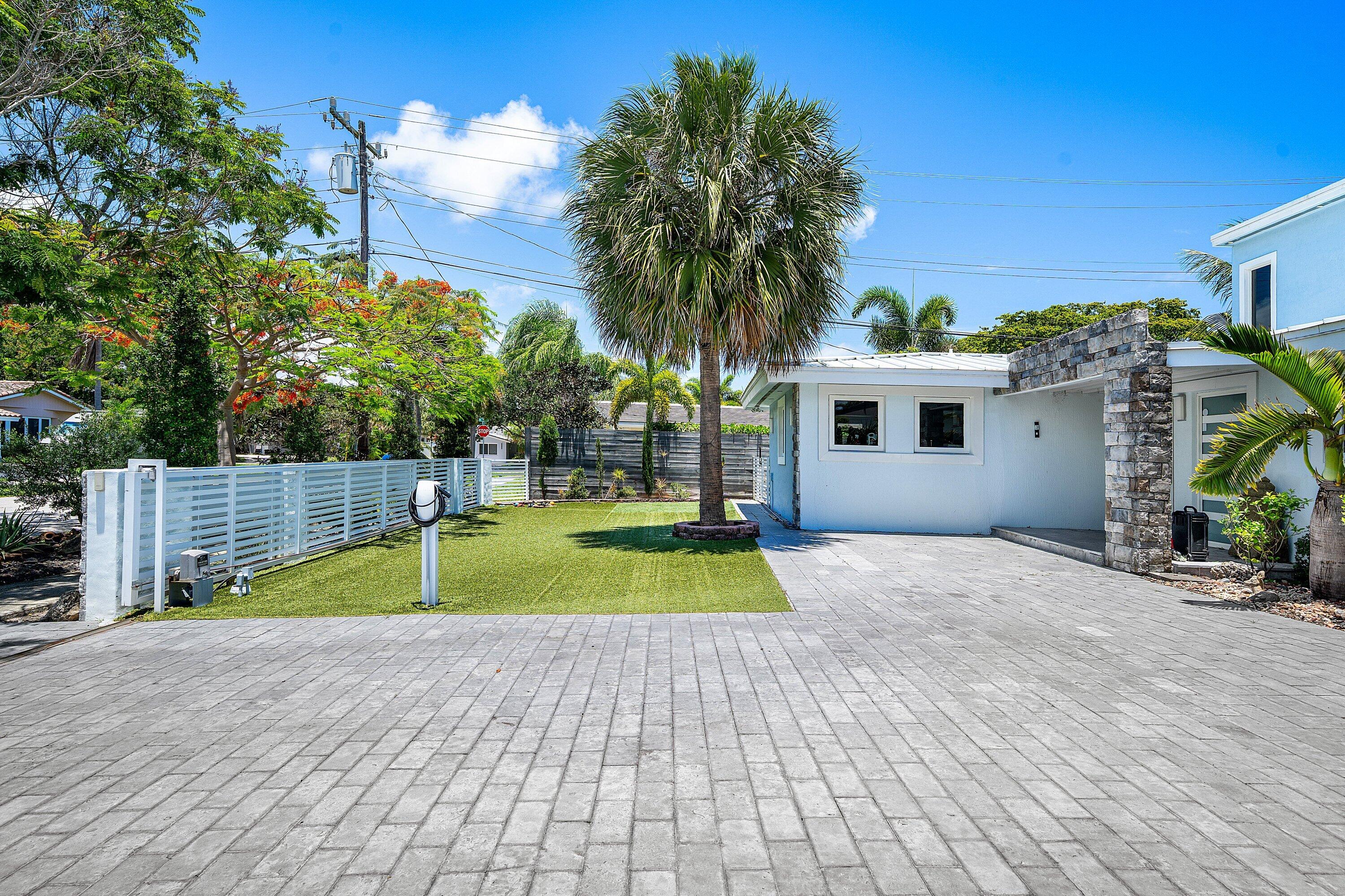 IMPERIAL POINT 1 SEC - Residential