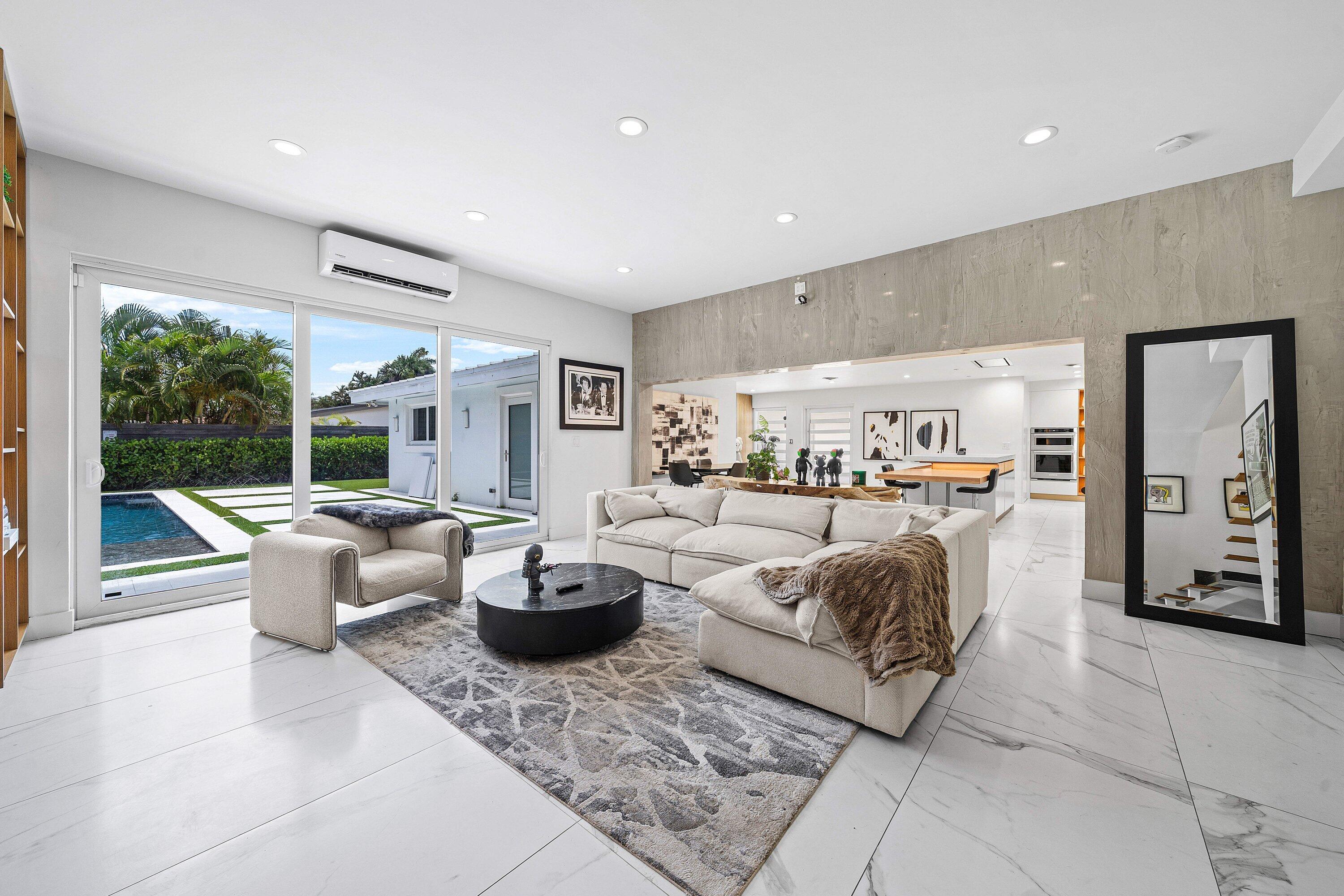 IMPERIAL POINT 1 SEC - Residential