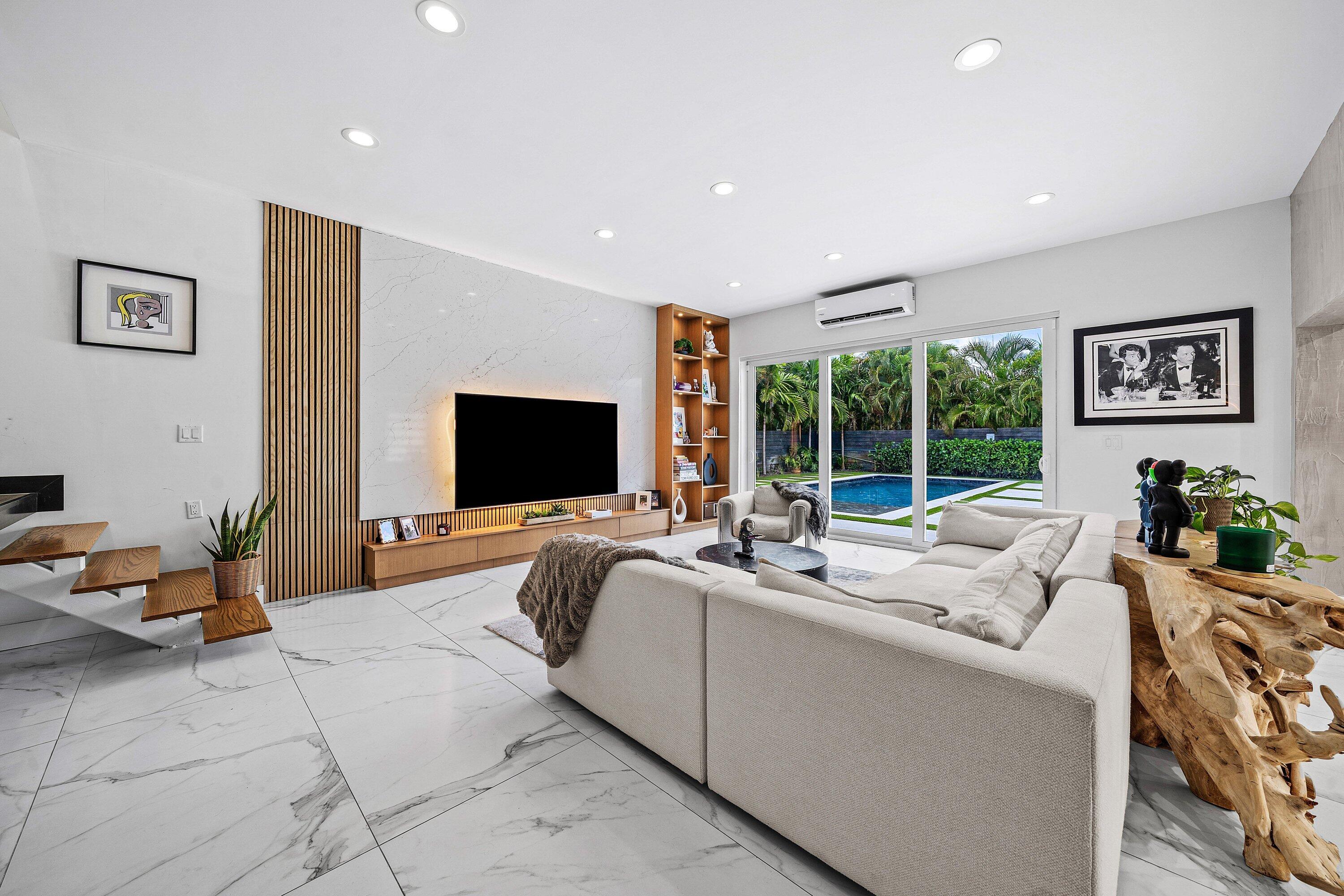 IMPERIAL POINT 1 SEC - Residential