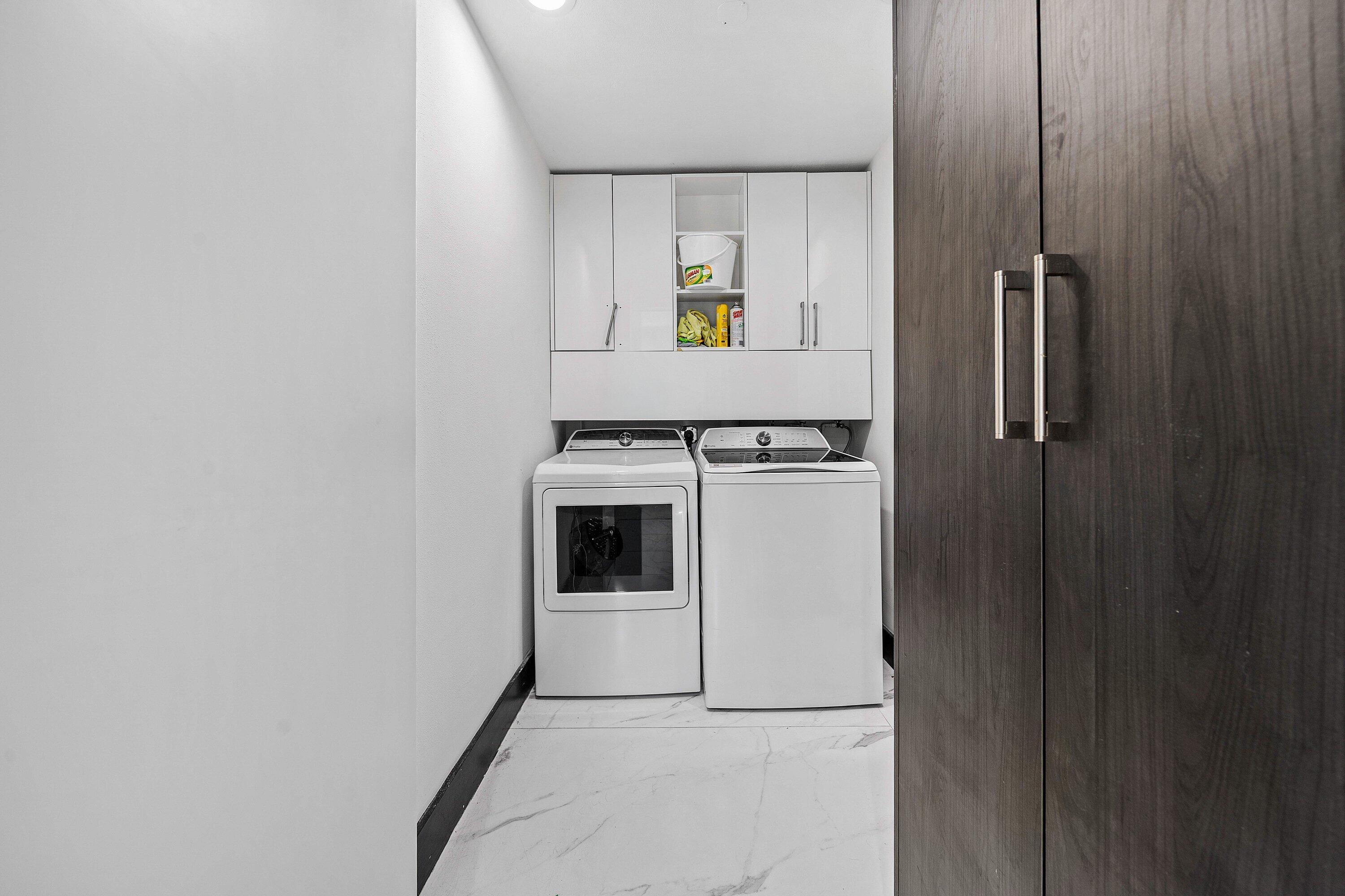 IMPERIAL POINT 1 SEC - Residential