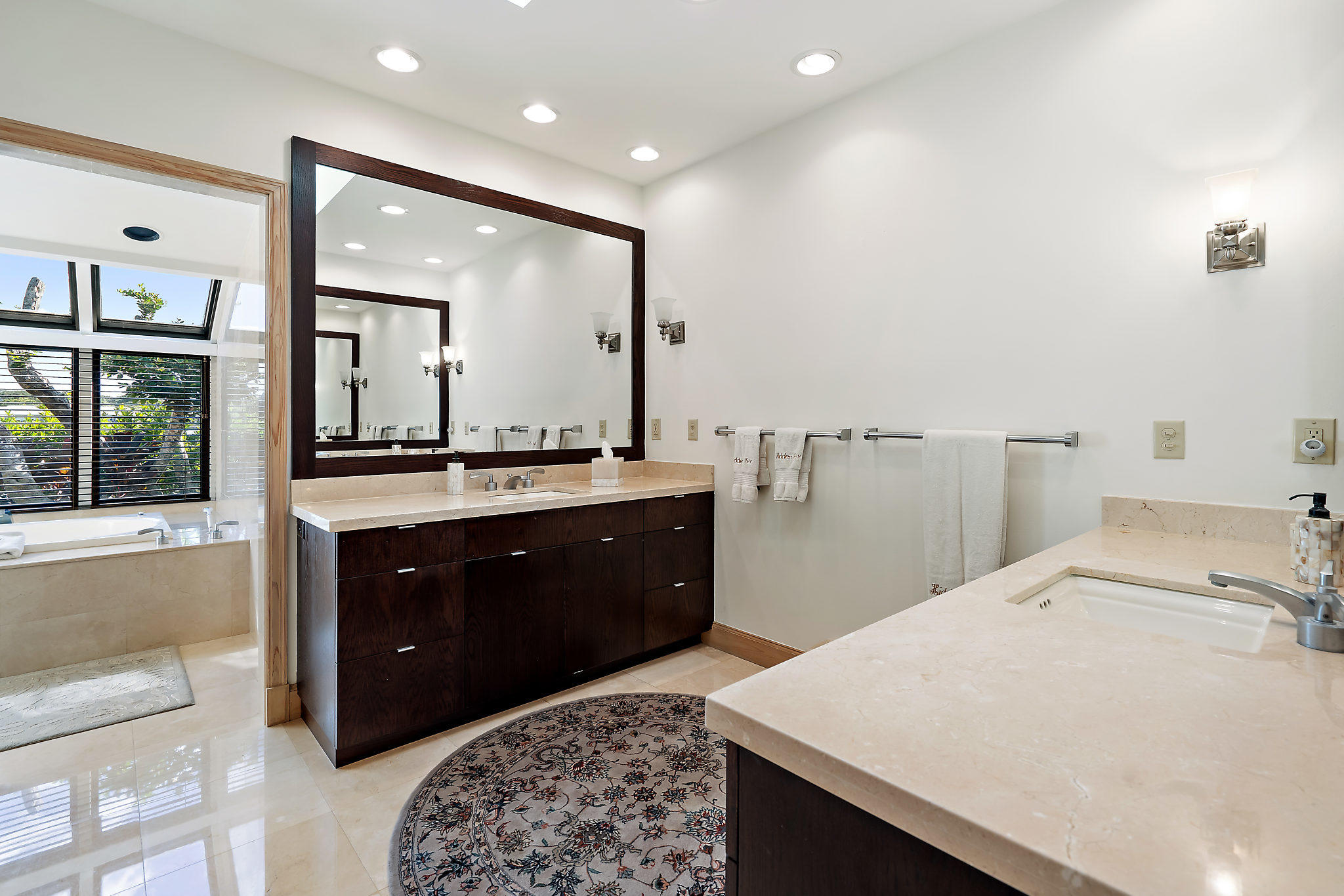 HIDDEN KEY - Residential