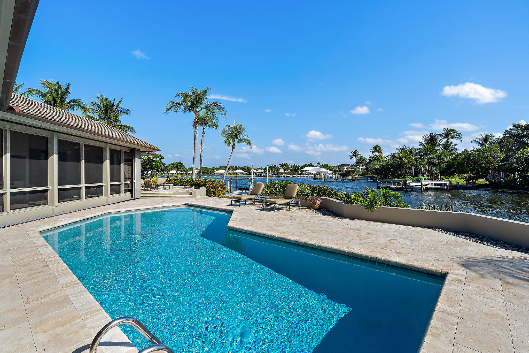 HIDDEN KEY - Residential