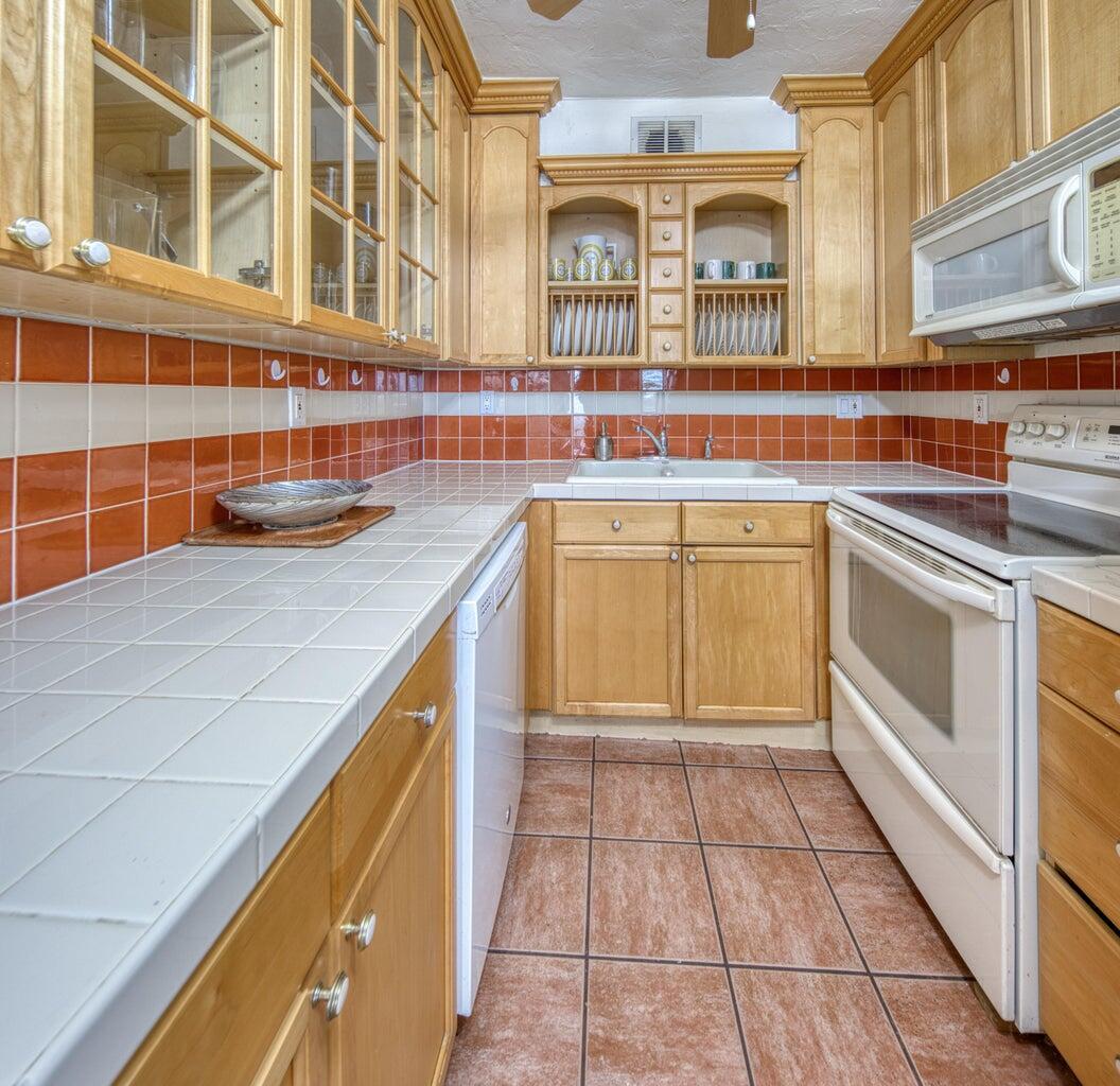 2381 Sunset Avenue 416
