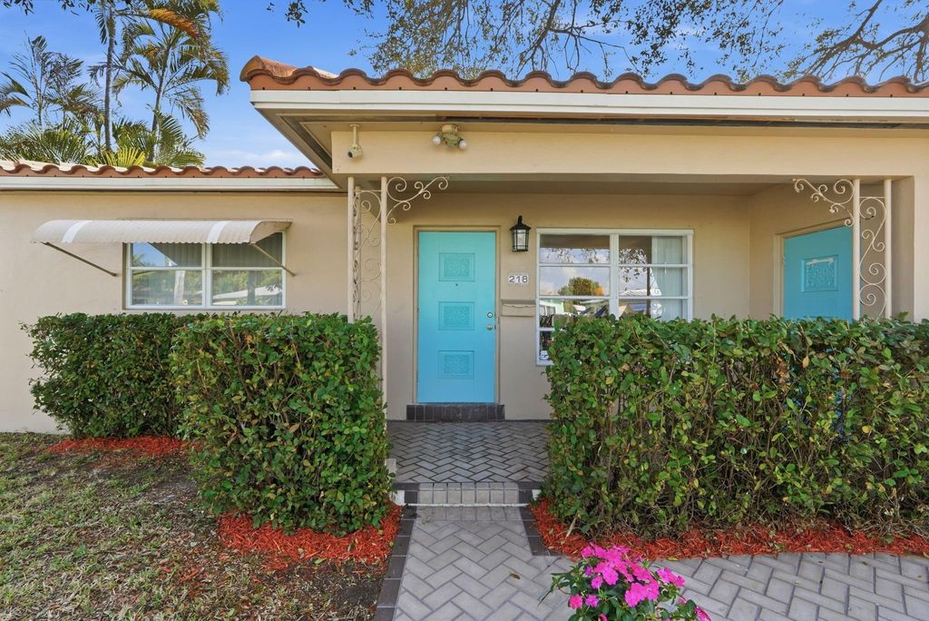 Photo of 218 SE 3rd Terrace, Dania Beach, FL 33004 (MLS # F10552105)
