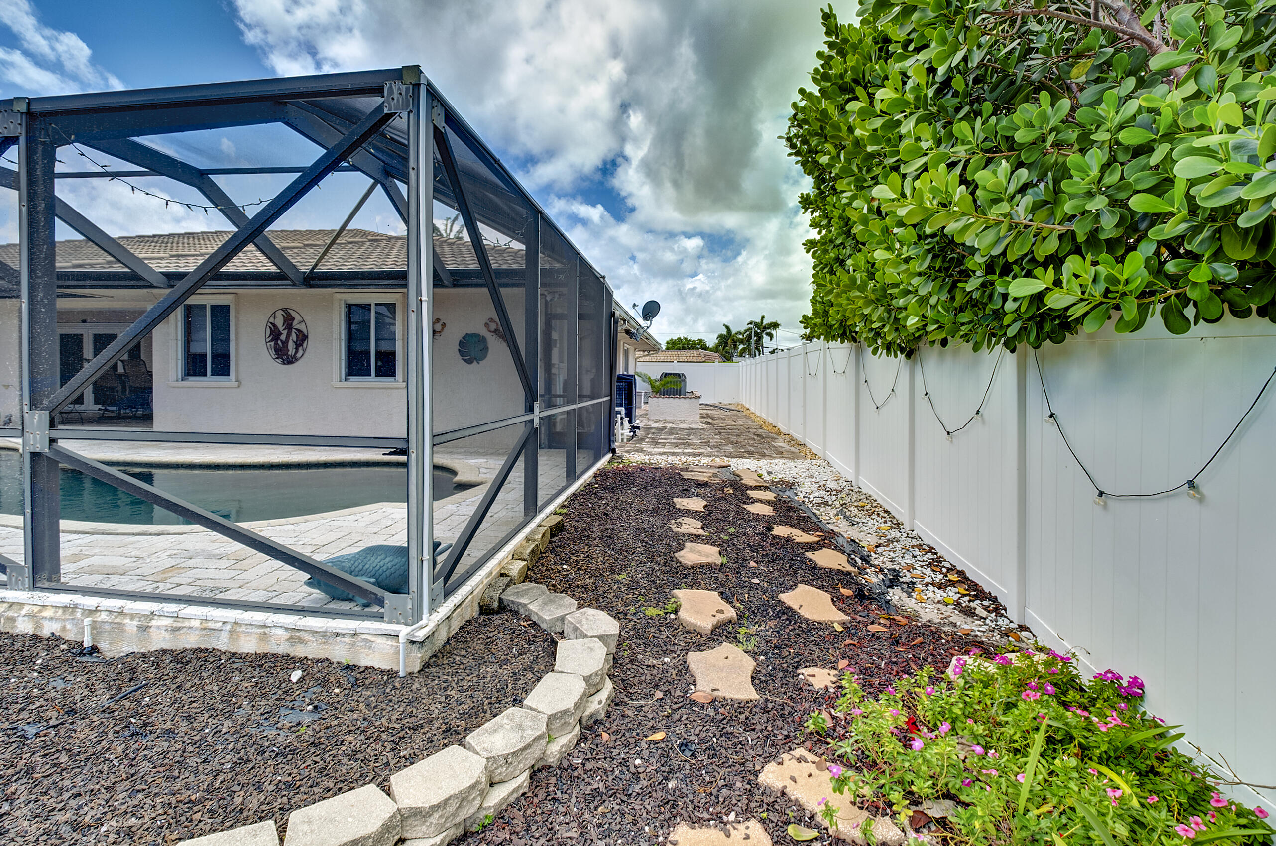 BOCA WOODS - Residential