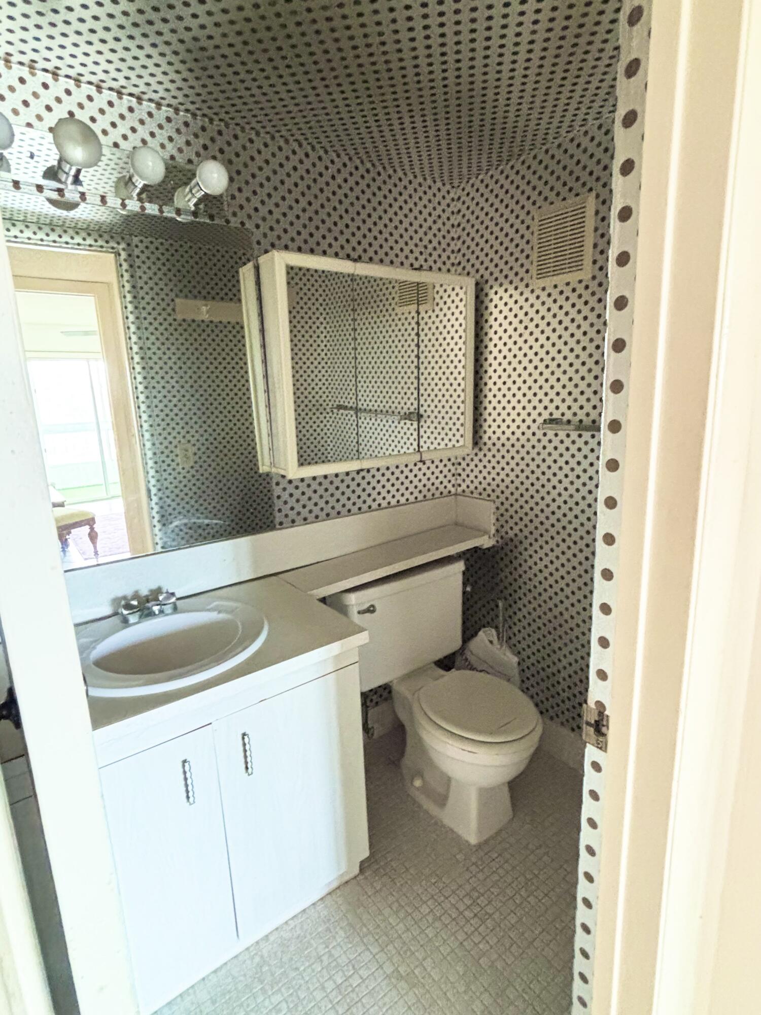 OAKRIDGE A CONDO - Residential