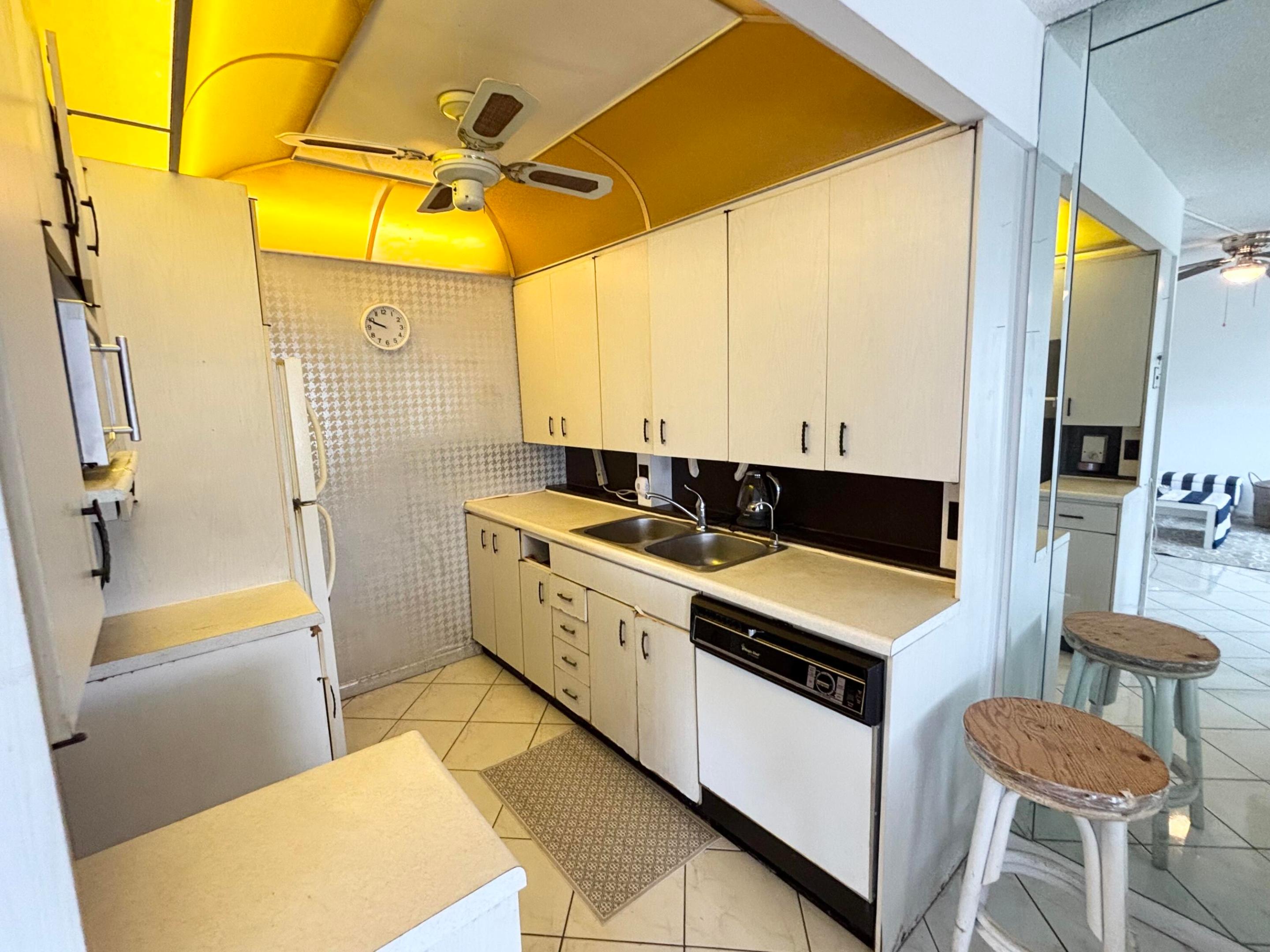 OAKRIDGE A CONDO - Residential