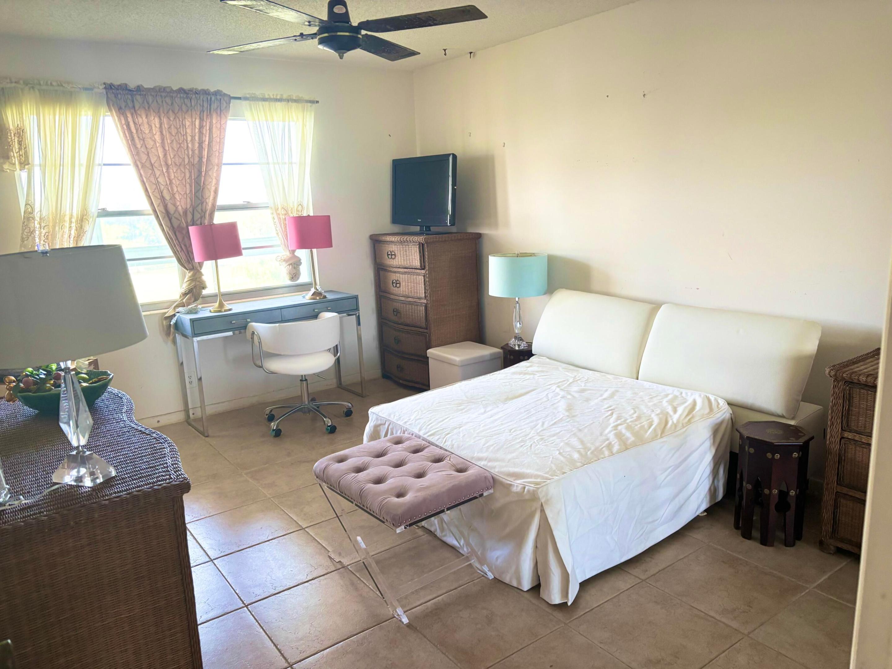 OAKRIDGE A CONDO - Residential