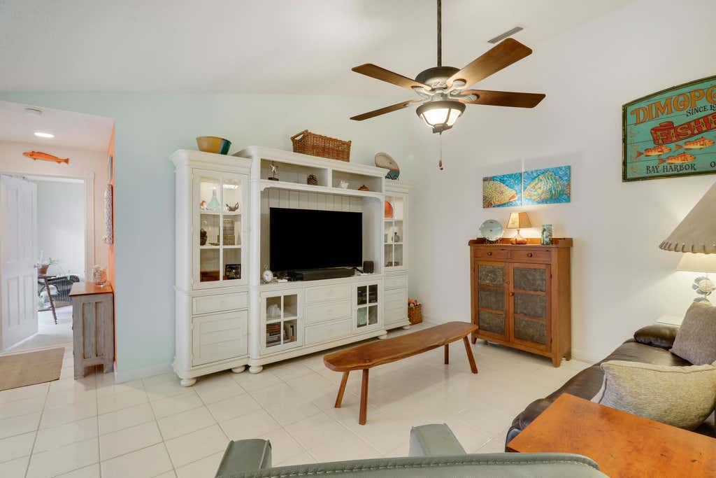 Photo of 10301 Chapman Oak Court, Palm Beach Gardens, FL 33410 (MLS # B26045370)