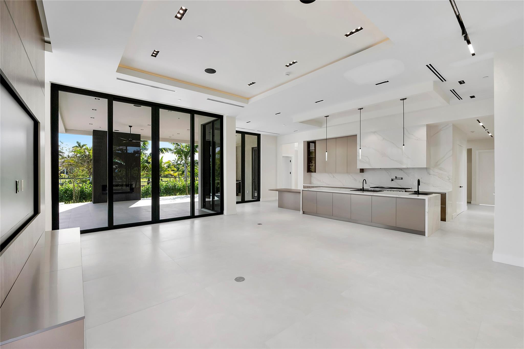 PLANTATION ACRES ESTATES - Residential