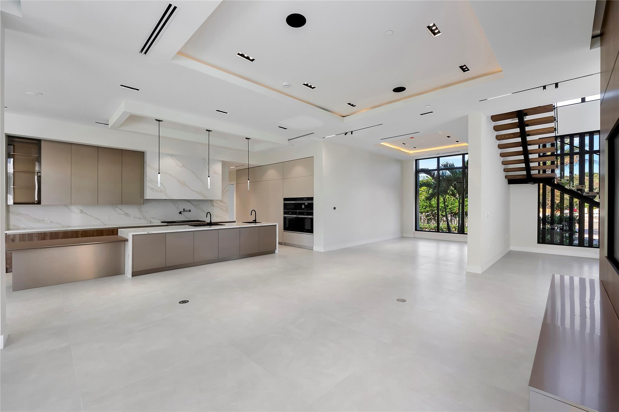 PLANTATION ACRES ESTATES - Residential