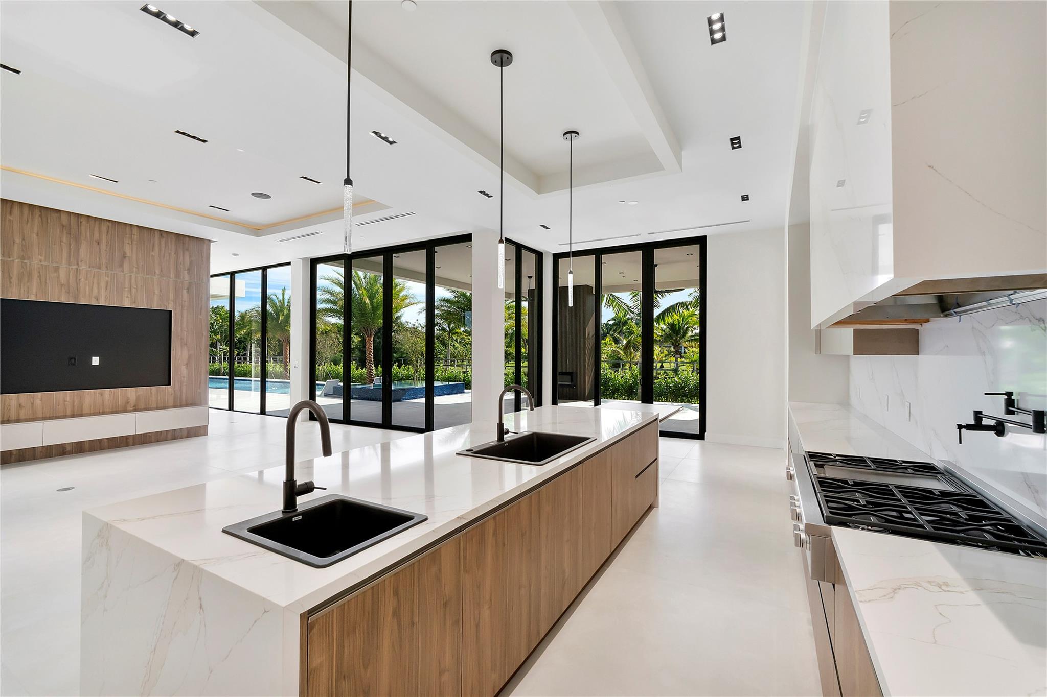 PLANTATION ACRES ESTATES - Residential