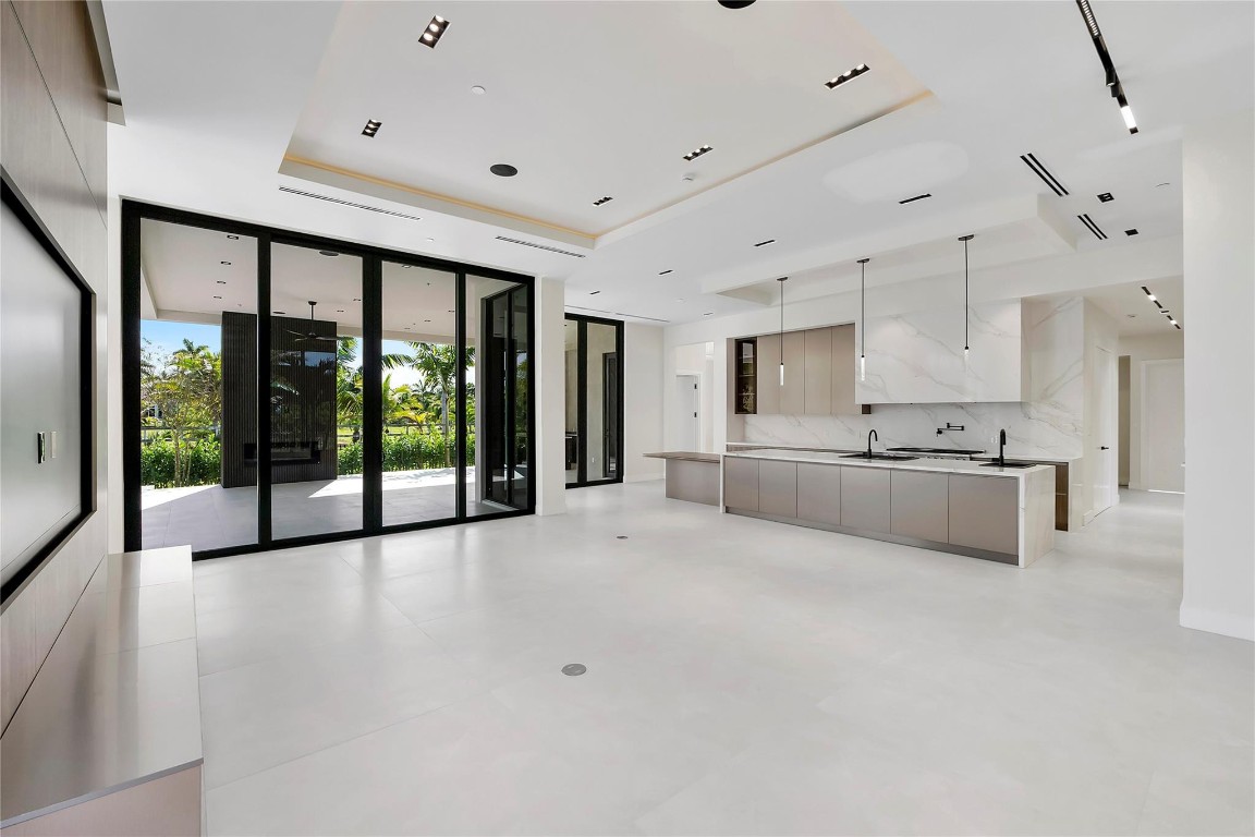 PLANTATION ACRES ESTATES - Residential