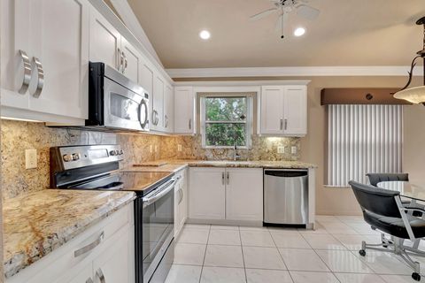 Single Family Residence in Boynton Beach FL 12224 Prairie Dunes Road Rd 14.jpg