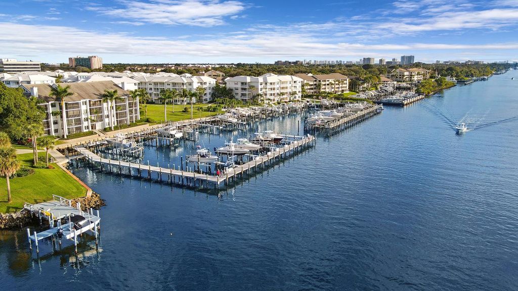 Photo of 914 Bay Colony Drive S, Juno Beach, FL 33408 (MLS # R10912392)