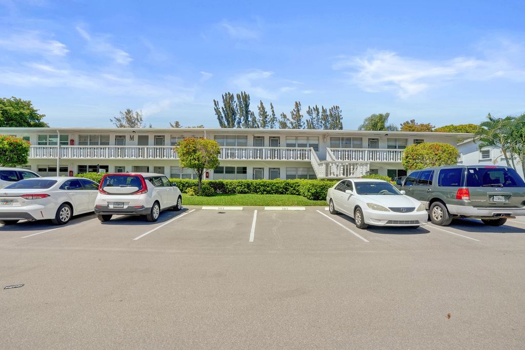 Photo of 392 Durham Circle #M, Deerfield Beach, FL 33442 (MLS # B26018788)