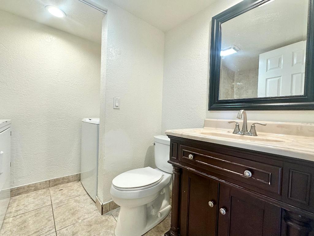 LAKEWOOD OF PALM SPRINGS - Residential Lease