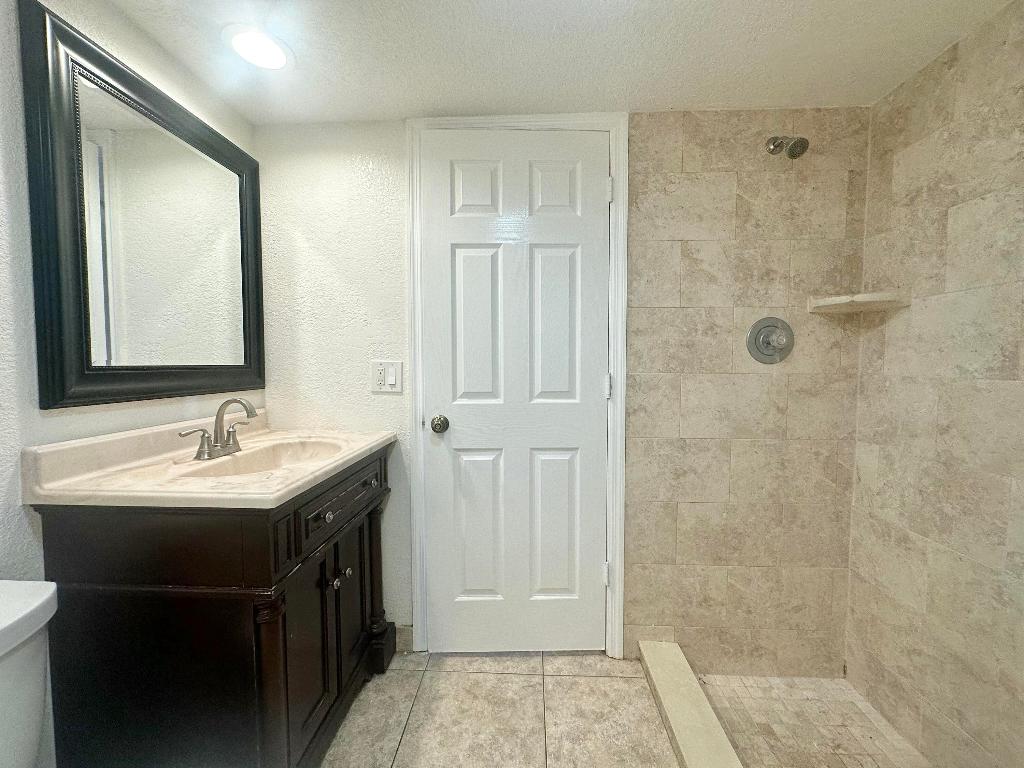 LAKEWOOD OF PALM SPRINGS - Residential Lease