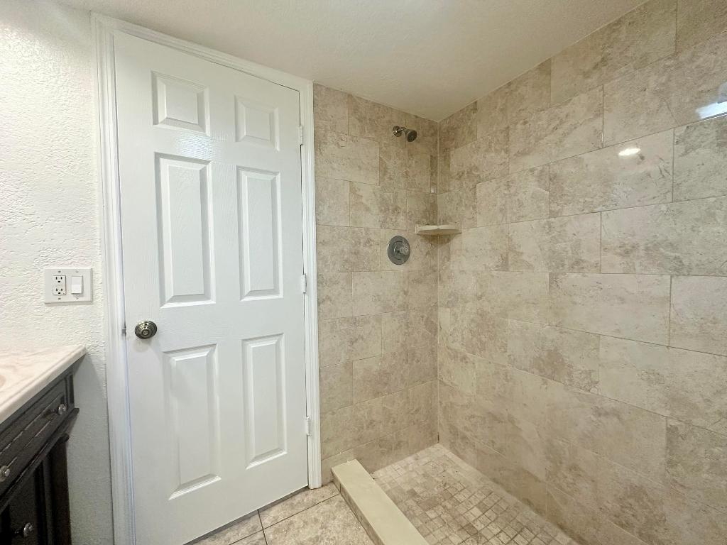 LAKEWOOD OF PALM SPRINGS - Residential Lease