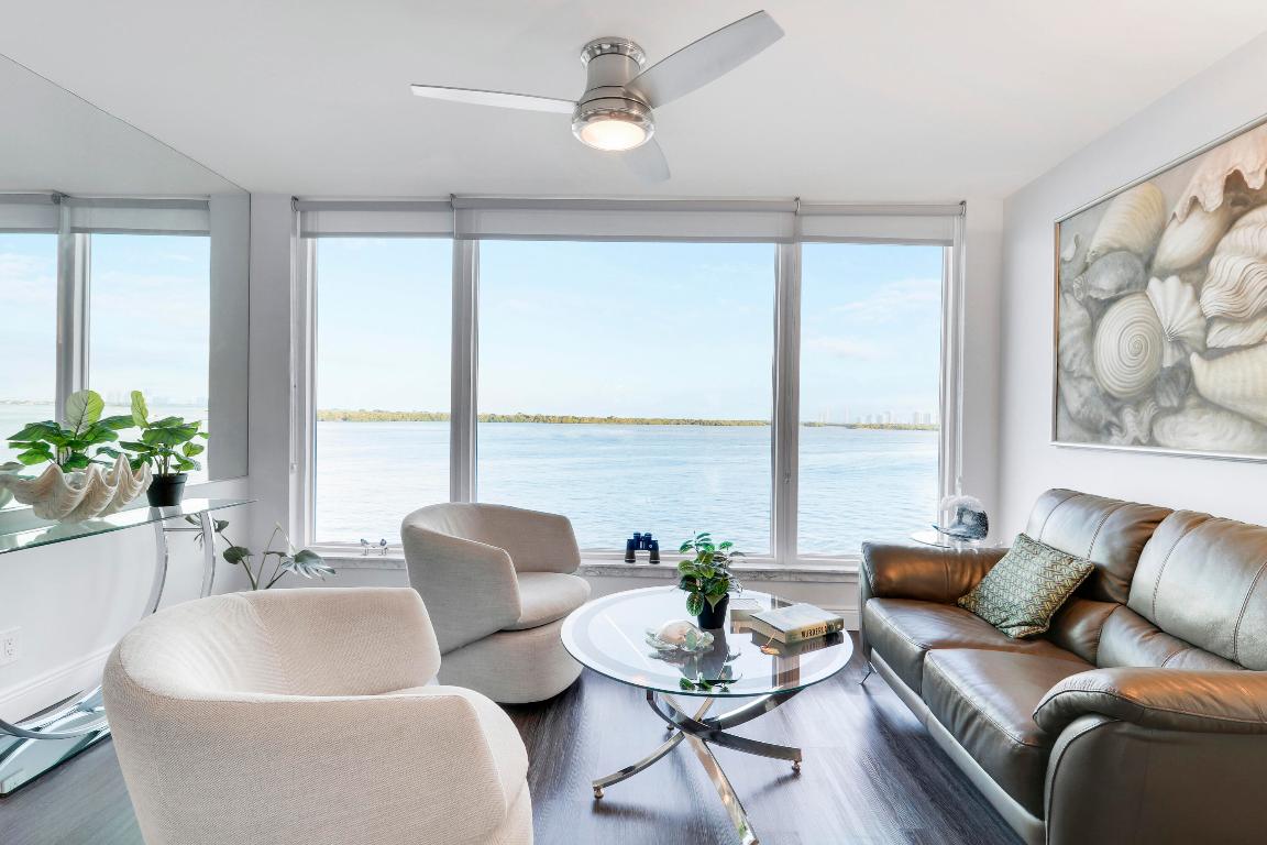 LANDINGS CONDO LT - Residential