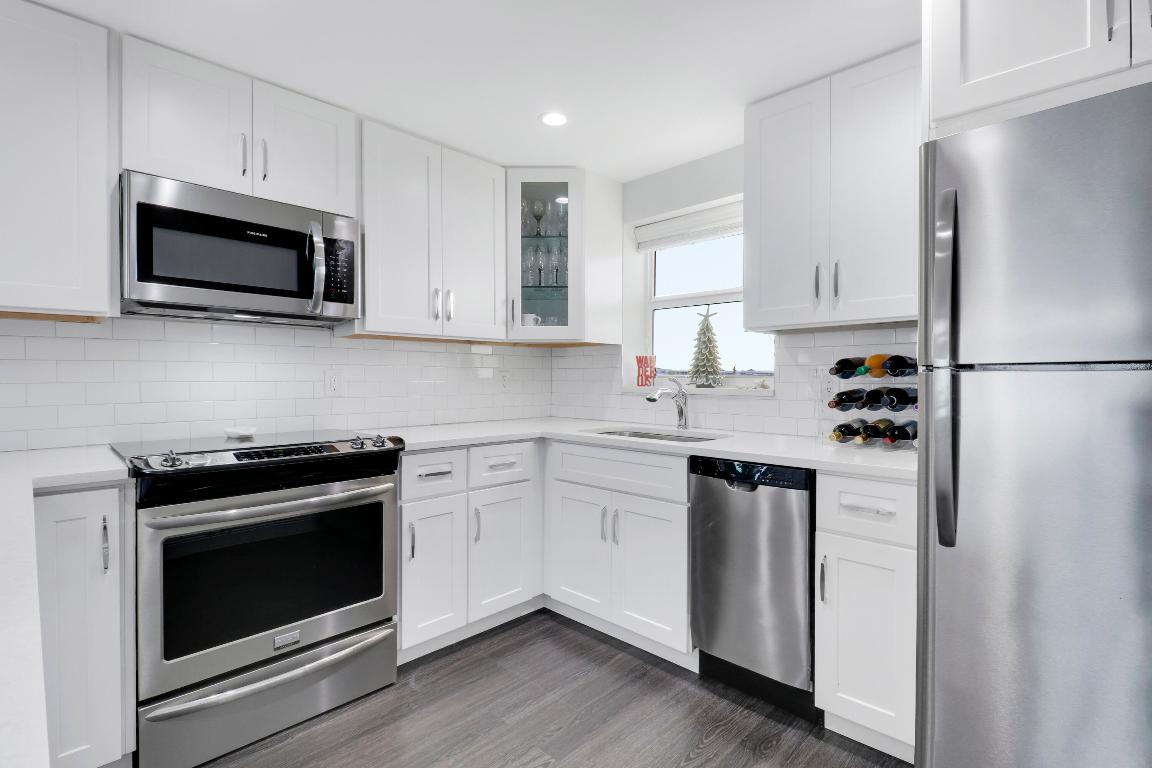 LANDINGS CONDO LT - Residential